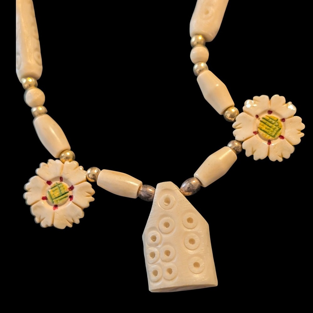 Vintage Carved Necklace Cream Floral Geometric Tribal Pendant Barrel Clasp 18 In